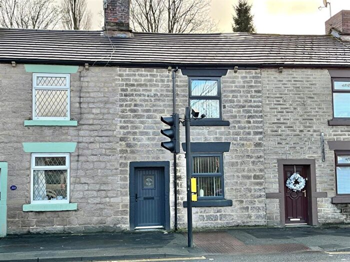 2 Bedroom Terraced House To Rent In High Street West, Glossop, SK13
