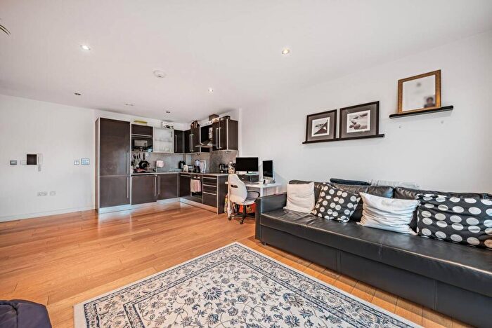 2 Bedroom Flat For Sale In Fairfield Road, Croydon, CR0