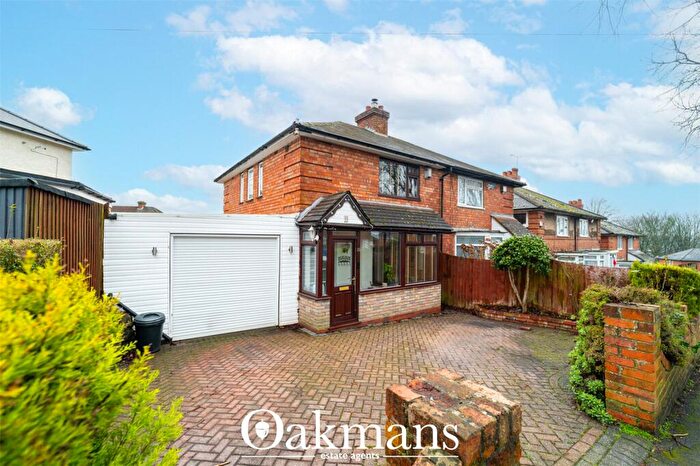 3 Bedroom Semi Detached House For Sale In Cheverton Road, Northfield, Birmingham, B31