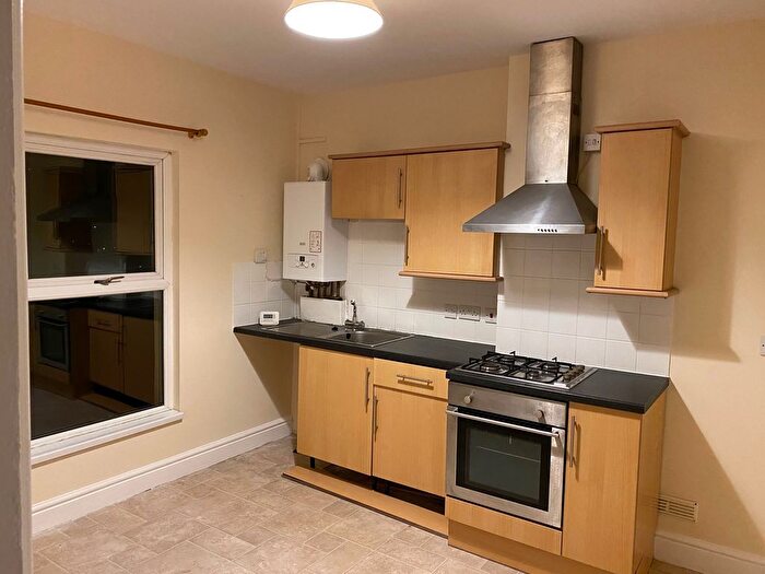 2 Bedroom Flat To Rent In Wernddu Road, Ammanford, SA18
