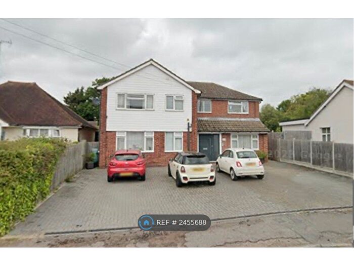 1 Bedroom Flat To Rent In Hillside Road, Burnham-On-Crouch, CM0