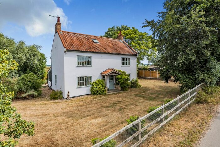 5 Bedroom Detached House For Sale In Burgh Road, Burgh St. Peter, Beccles, NR34