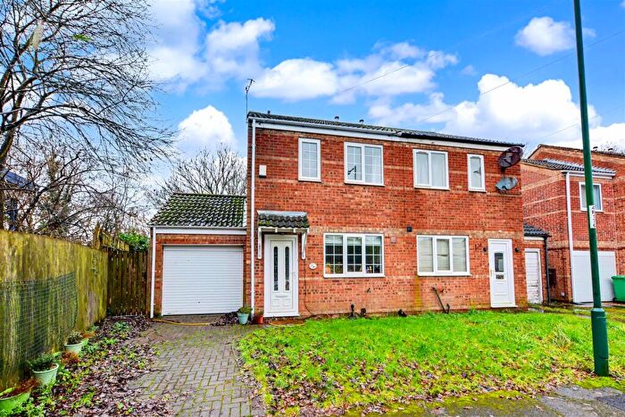 2 Bedroom Semi Detached House For Sale In Rugby Close, Nottingham, NG5