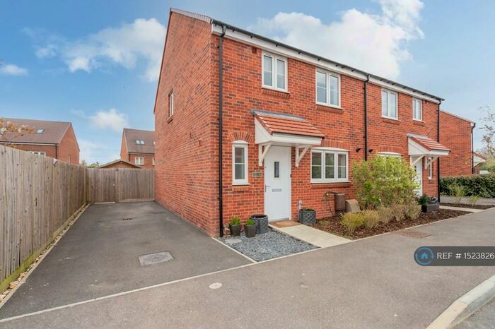 3 Bedroom Semi-Detached House To Rent In Broom Hills, Tangmere, Chichester, PO20