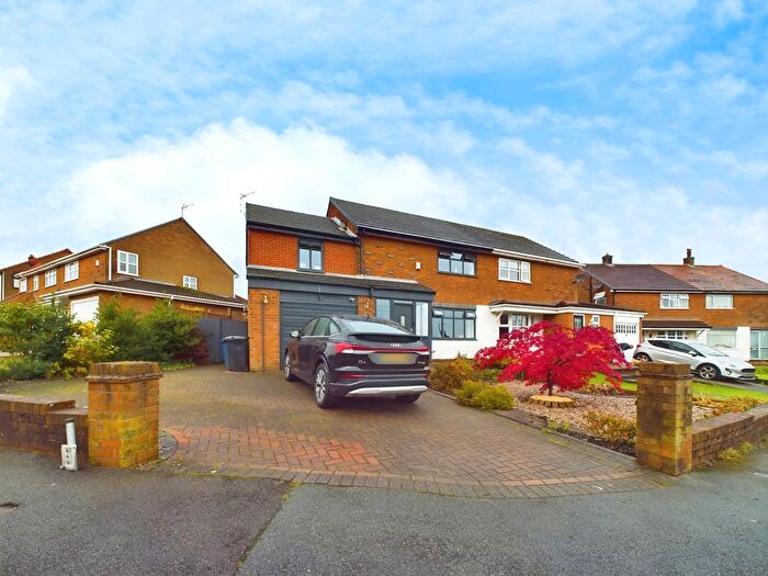 4 Bedroom Semi-Detached House For Sale In Sycamore Drive, Winstanley, Wigan, WN3