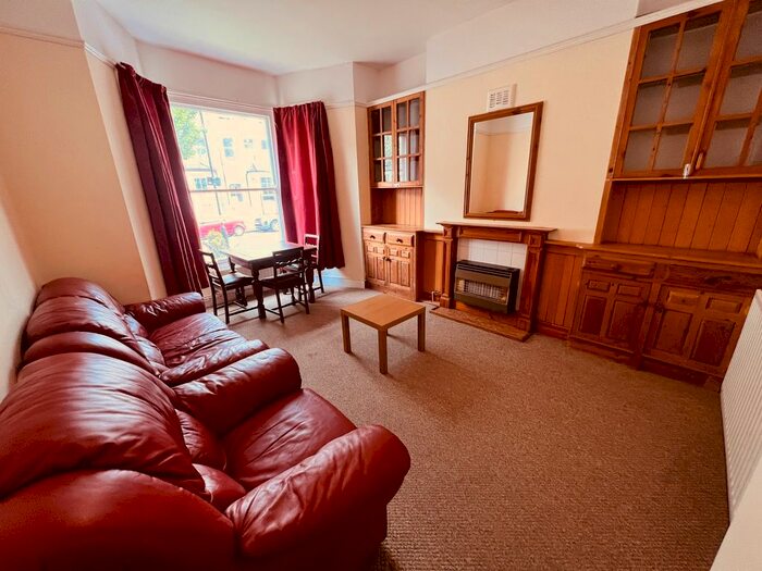 1 Bedroom Flat To Rent In Marlborough Road, Holloway, N19