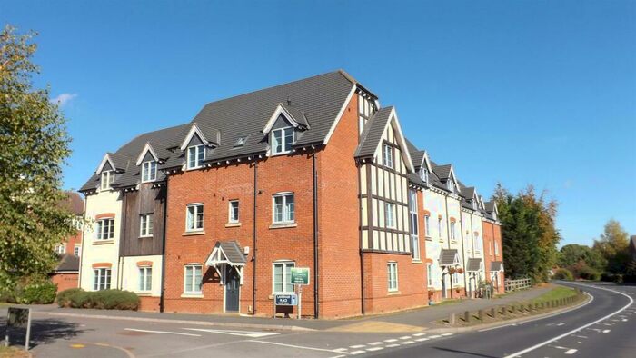 2 Bedroom Apartment To Rent In Laneham Place, Kenilworth, CV8