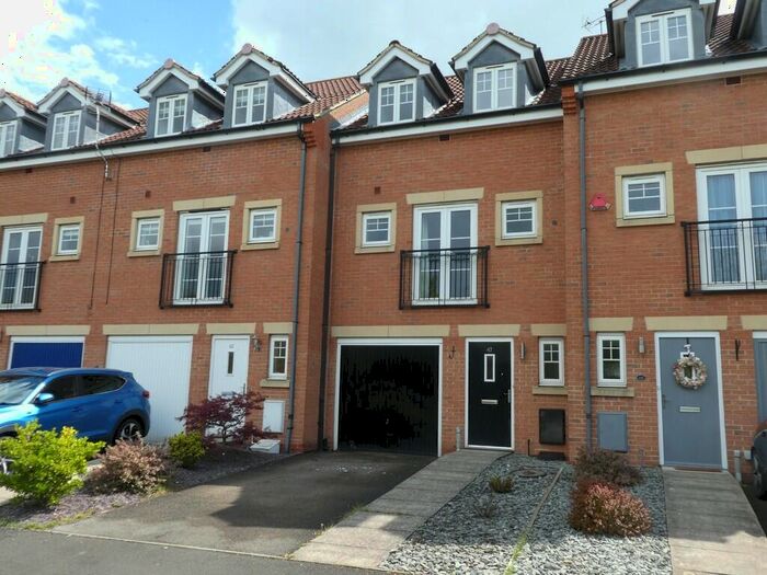 3 Bedroom Town House To Rent In Bridge Close, Church Fenton, LS24