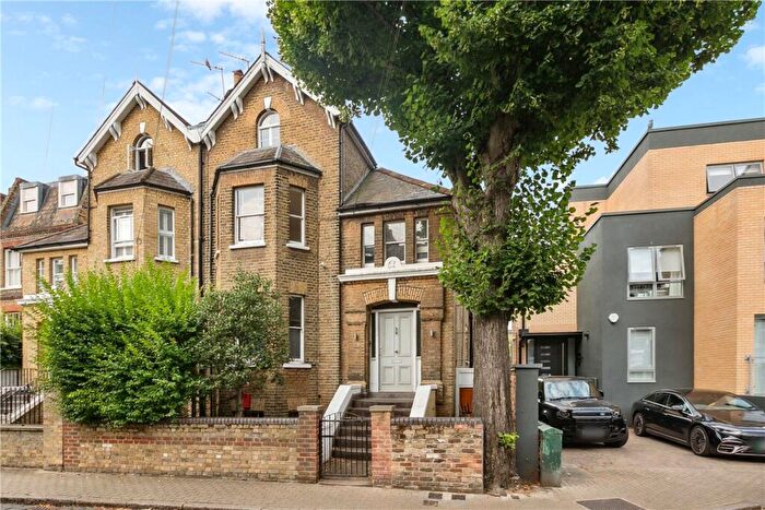 3 Bedroom Apartment To Rent In Vardens Road, London, SW11