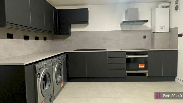 6 Bedroom Terraced House To Rent In Gadd Street, Nottingham, NG7