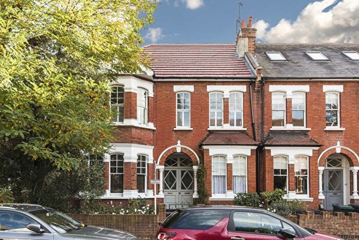 4 Bedroom Flat To Rent In Woodgrange Avenue, London, W5