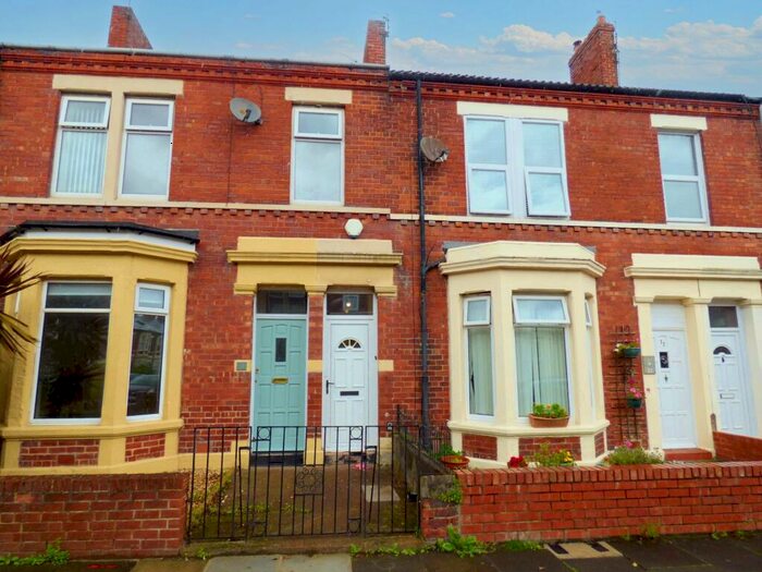 2 Bedroom Flat To Rent In Bamborough Terrace, North Shields, North Shields, Tyne And Wear, NE30