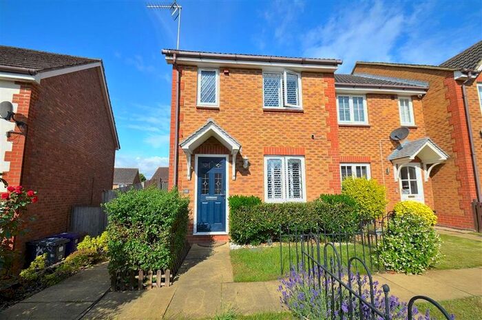 3 Bedroom End Of Terrace House To Rent In Fairfield Way, Stevenage, SG1