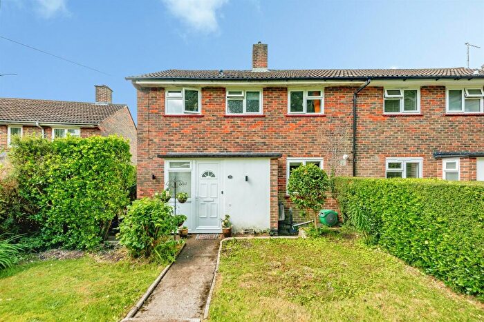 3 Bedroom End Of Terrace House For Sale In Hillcrest Close, Crawley, RH10