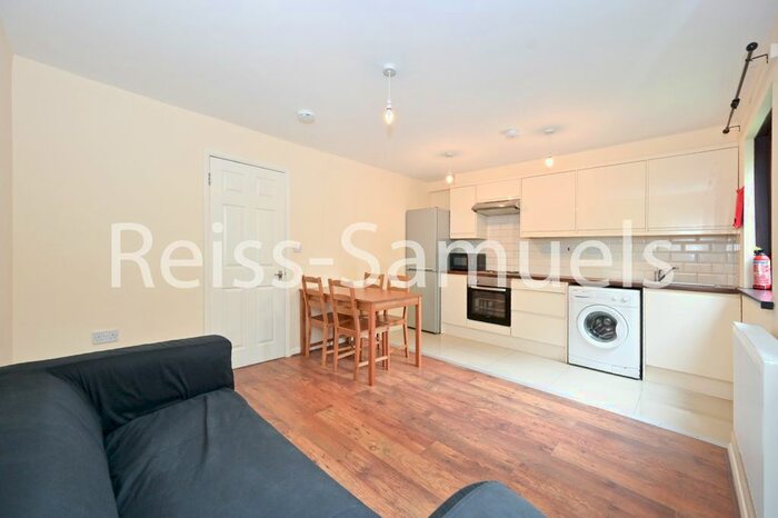 4 Bedroom Terraced House To Rent In Oxley Close, Bermondsey, Southwark, London, SE1