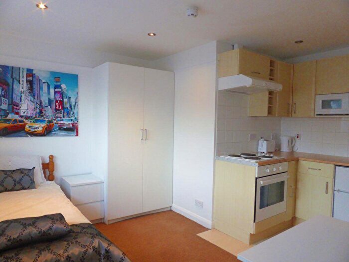 Flat To Rent In Hawkhurst Road -, P10