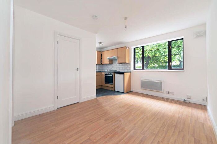 1 Bedroom Flat To Rent In Holly Road, London, E11
