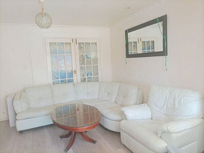 4 Bedroom Terraced House To Rent In Fullwell Avenue, Ilford, IG5