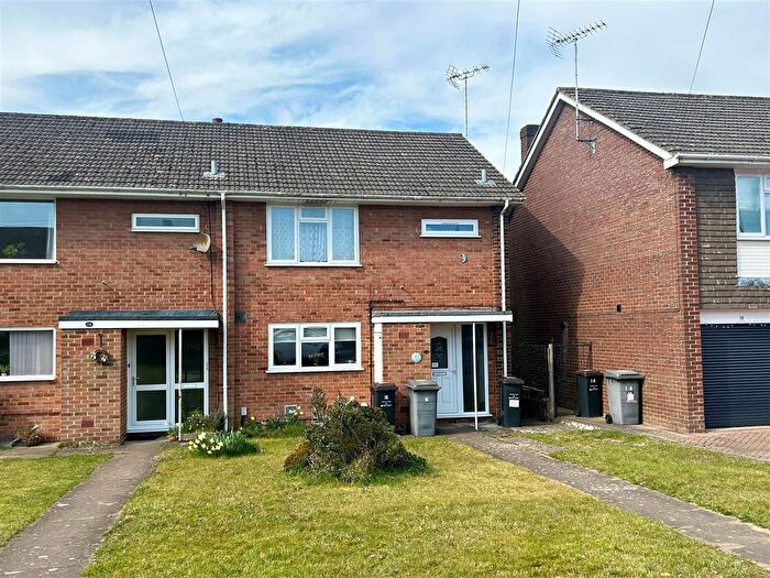 3 Bedroom End Of Terrace House To Rent In Murray Close, Andover, SP10