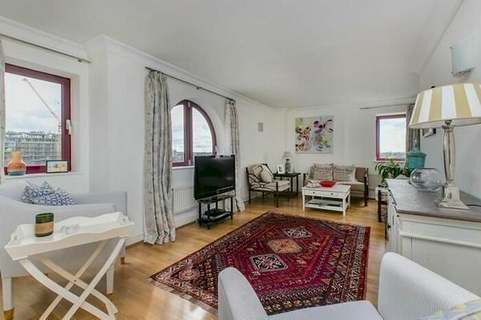 2 Bedroom Flat To Rent In William Morris Way, London, SW6