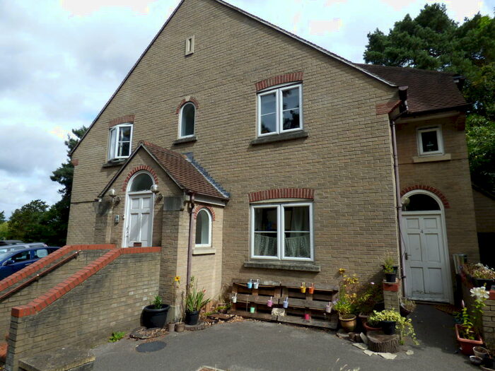2 Bedroom Flat To Rent In Osborne Road, Ashley Cross, BH14