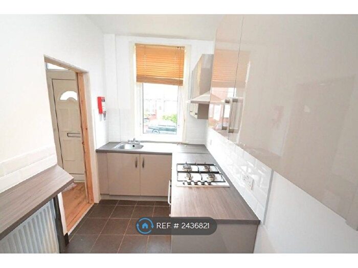 2 Bedroom Terraced House To Rent In Cross Flatts Terrace, Leeds, LS11