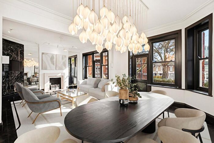 2 Bedroom Flat To Rent In Cremorne Road, London, SW10