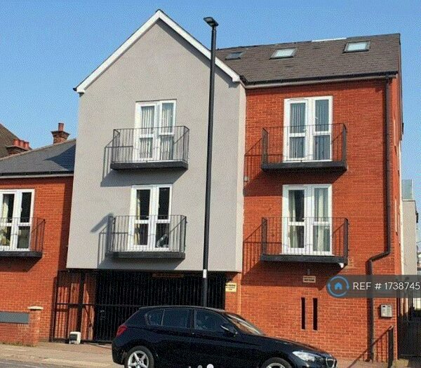 2 Bedroom Flat To Rent In Hazeltree Lodge, London, N13