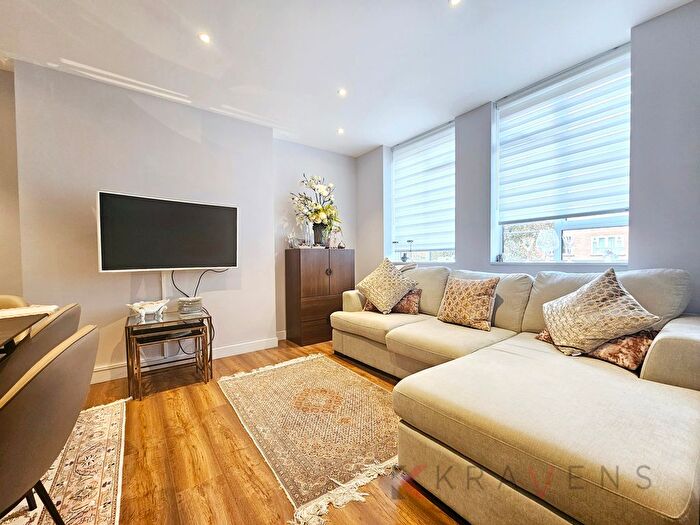 2 Bedroom Flat To Rent In Shannon Place, London, NW8