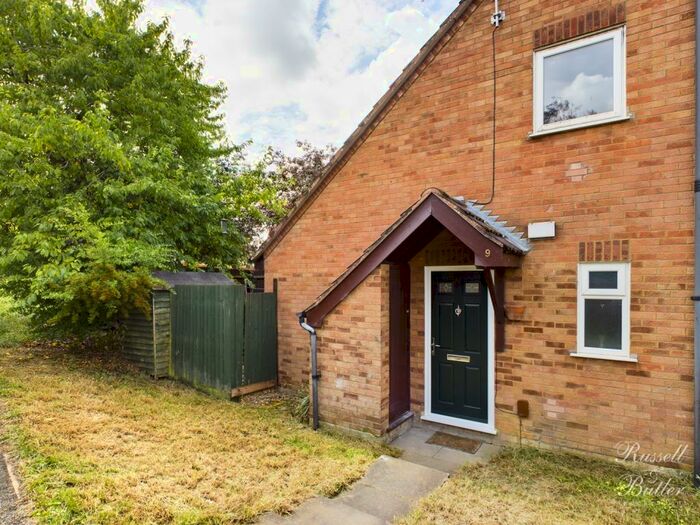 1 Bedroom Cluster House To Rent In Barleycroft, Furzton, Milton Keynes, Buckinghamshire, MK4