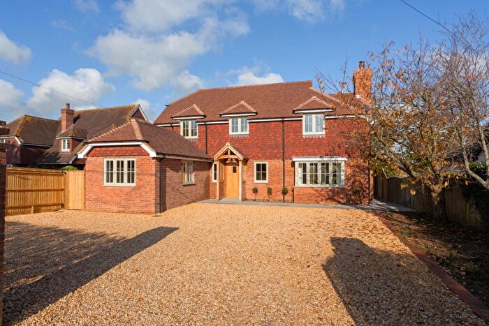 5 Bedroom Detached House To Rent In New Hall Lane Small Dole, BN5
