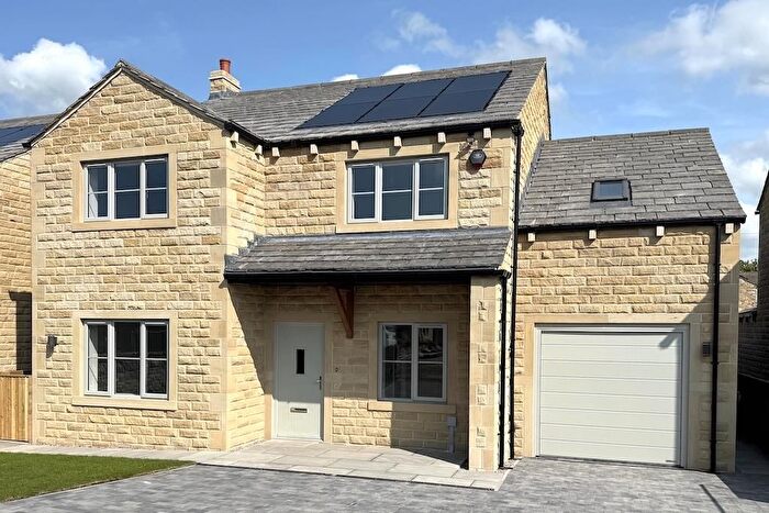 5 Bedroom Detached House For Sale In Lakeside Gardens, Foulridge, Colne, BB8