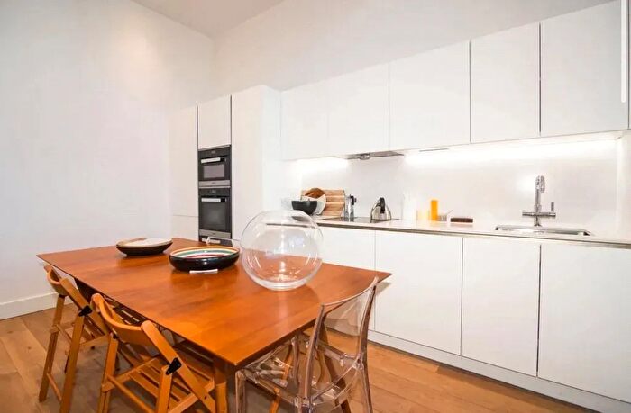 1 Bedroom Flat To Rent In Richmond, TW10