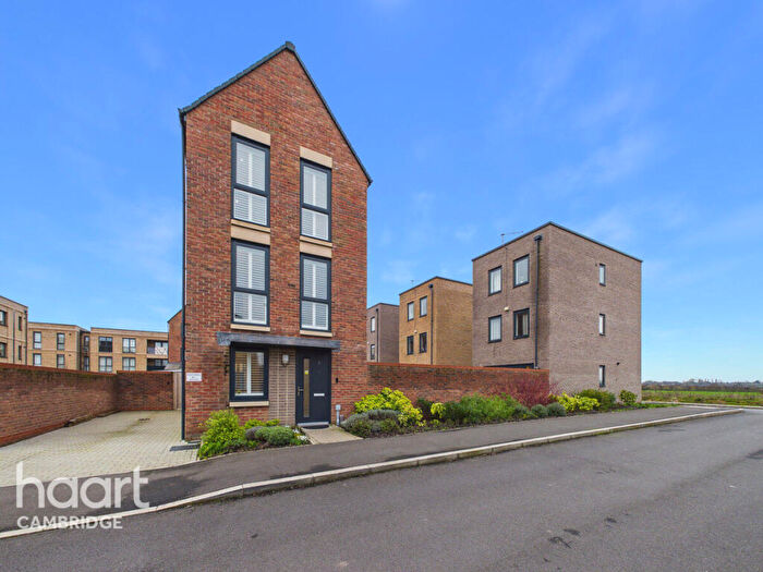 3 Bedroom Detached House For Sale In Jupiter Way, Trumpington, Cambridge, CB2