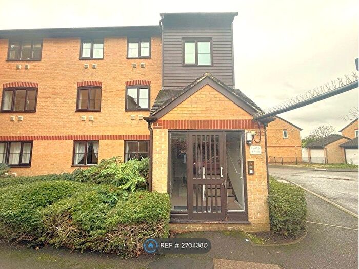 2 Bedroom Flat To Rent In Kilberry Close, Isleworth, TW7