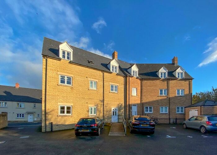 2 Bedroom Apartment To Rent In Northfield Road, Witney, OX28