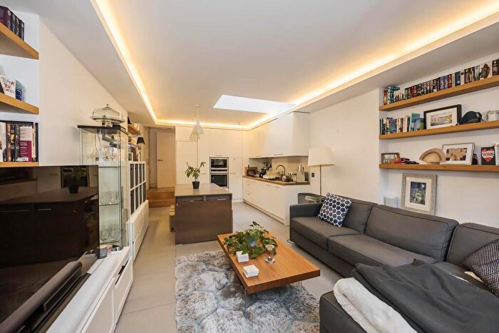 2 Bedroom Maisonette To Rent In Liverpool Road, Barnsbury, N1