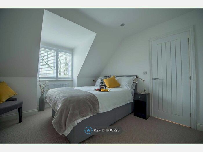 4 Bedroom Detached House To Rent In Harpsten Road, Binfield Heath, Henley-On-Thames, RG9