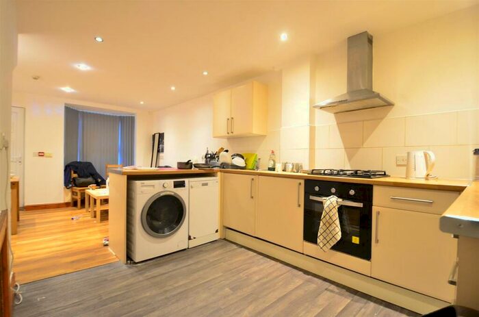 6 Bedroom Terraced House To Rent In Bedroom House Share In Double Bedroom, Bathrooms Rose Cottage, Selly Oak, Birmingham, Bills Package Free Ultrafast, B29