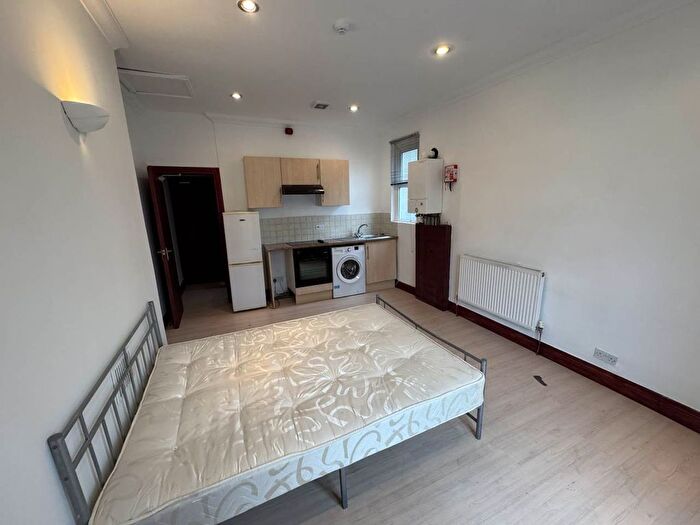 1 Bedroom Studio To Rent In Claude Road, Roath, Cardiff, CF24