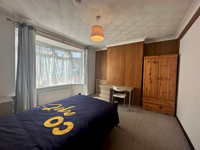 4 Bedroom Terraced House To Rent In Eastbourne Road, Brighton, BN2