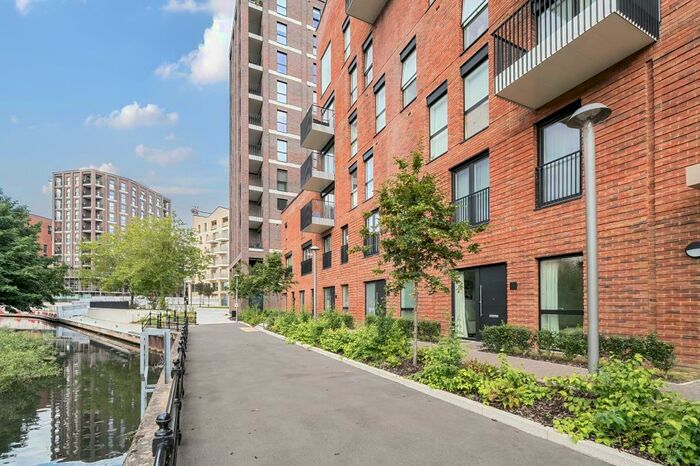 1 Bedroom Apartment To Rent In Joseph Huntley Walk, Reading, RG1