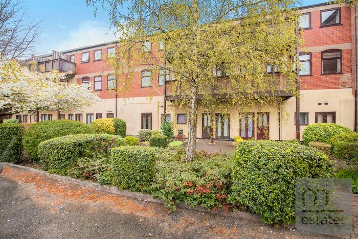 2 Bedroom Flat To Rent In Leen Court, Lenton, Nottingham, NG7