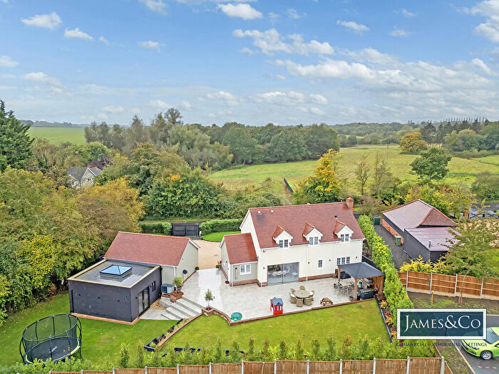 3 Bedroom Detached House For Sale In Tilekiln Green, Great Hallingbury, CM22