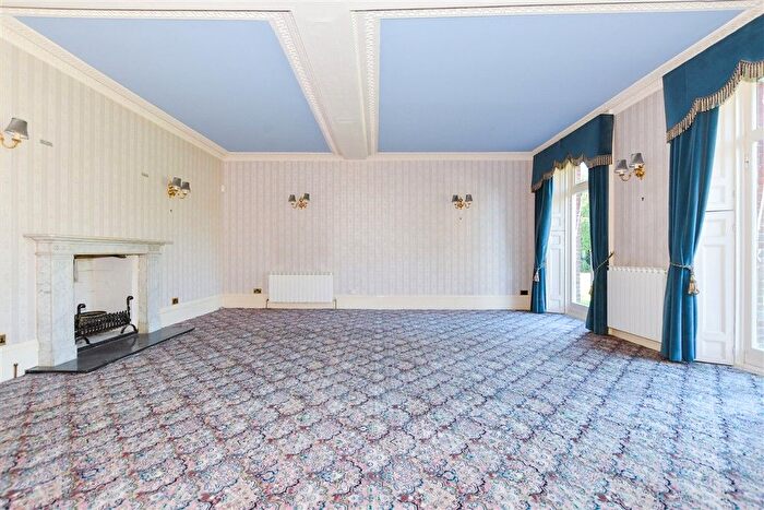 1 Bedroom Flat For Sale In Cripple Street, Maidstone, Kent, ME15