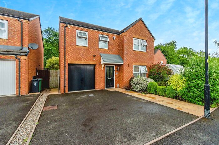 4 Bedroom Detached House For Sale In Sandpiper Close, Brownhills, Walsall, West Midlands, WS8