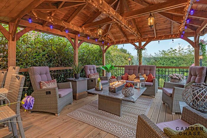 5 Bedroom Detached House For Sale In Hartfield Avenue, Elstree, WD6