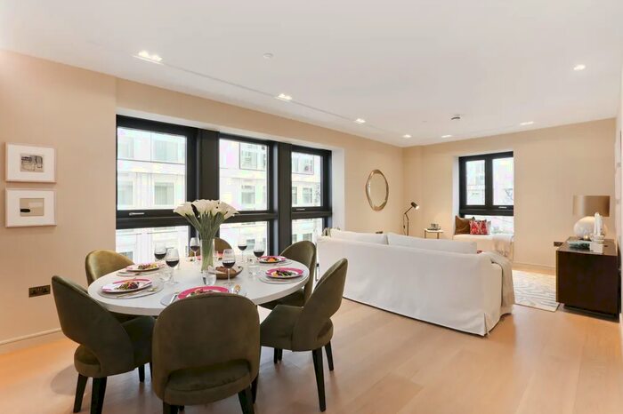 2 Bedroom Flat For Sale In Warwick Way, Pimlico, London, SW1V