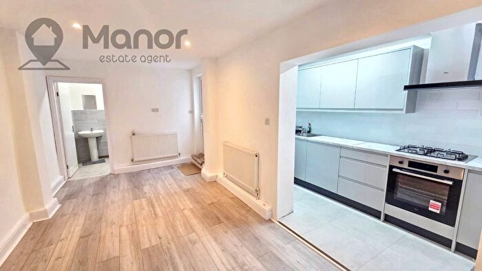 2 Bedroom Flat To Rent In Sherrard Road, Manor Park, E12