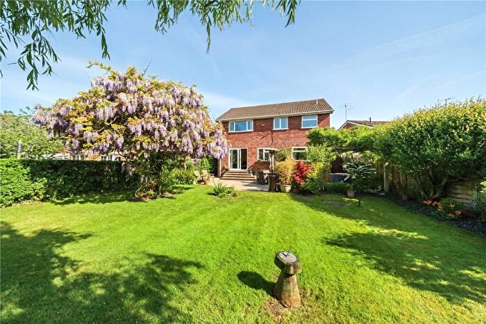 4 Bedroom Detached House For Sale In Kiln Road, Newbury, Berkshire, RG14